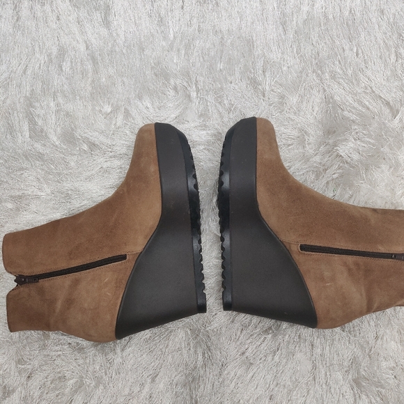 Suede wedge bootie by Jeannot sz 39 - Picture 3 of 8